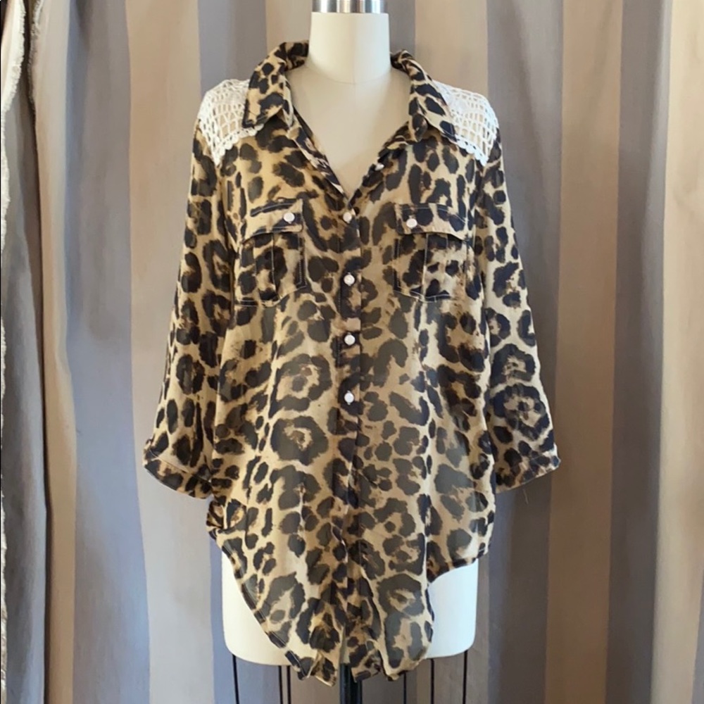 Zenobia leppard print lace back top